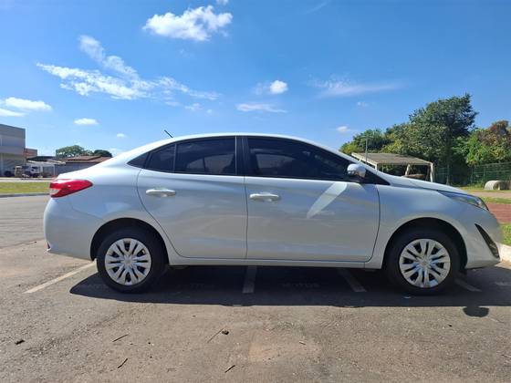 TOYOTA YARIS 1.5 16V FLEX SEDAN XL LIVE MULTIDRIVE